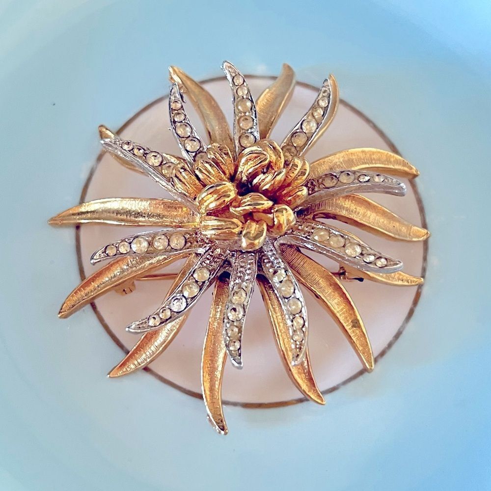 Vintage Coro Mid Century Spider Mum Flower Brooch